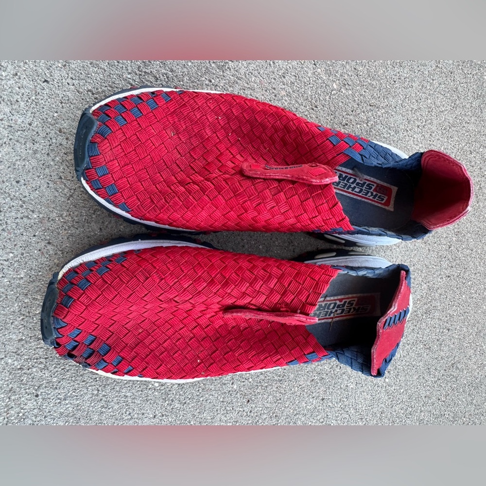 Skechers Sport Athletic Shoe Women's Sz 8 Red Blue Stretch Weave